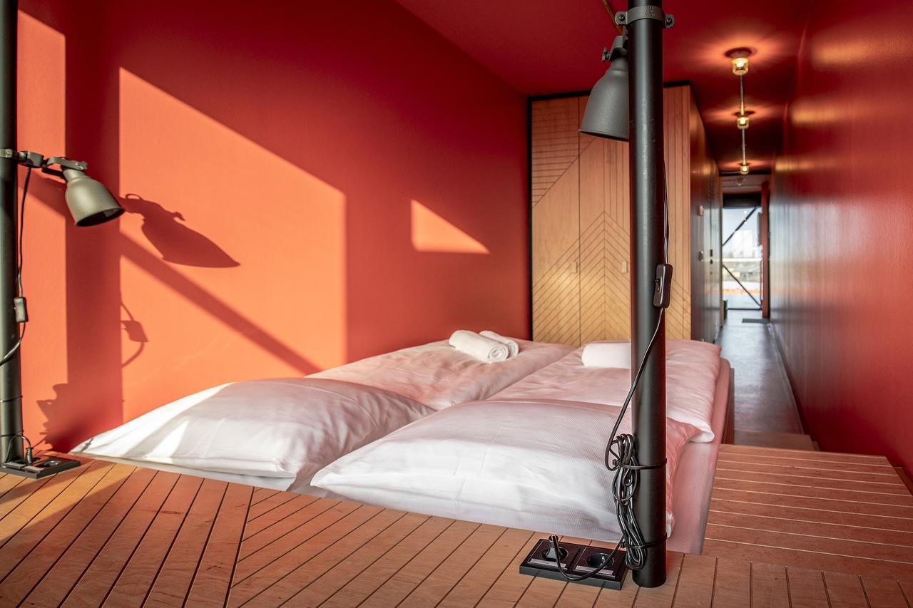 Dock Inn Hostel Warnemuende Rostock Exterior foto